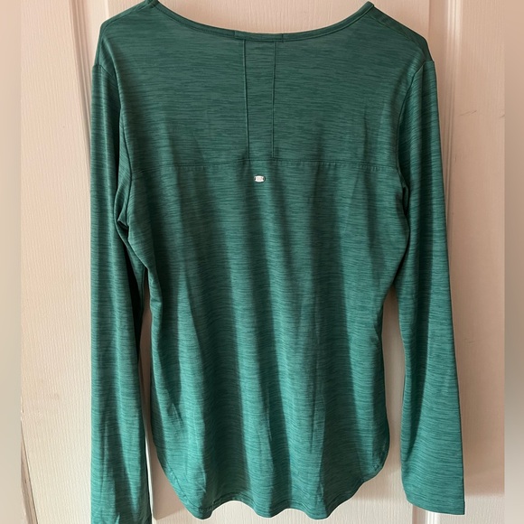 Selling dark turquoise exercise dry fit shirt - Picture 2 of 3